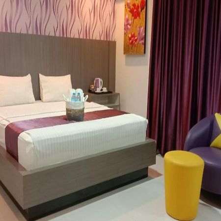 Liras Hotel Syariah Pulupanda Esterno foto