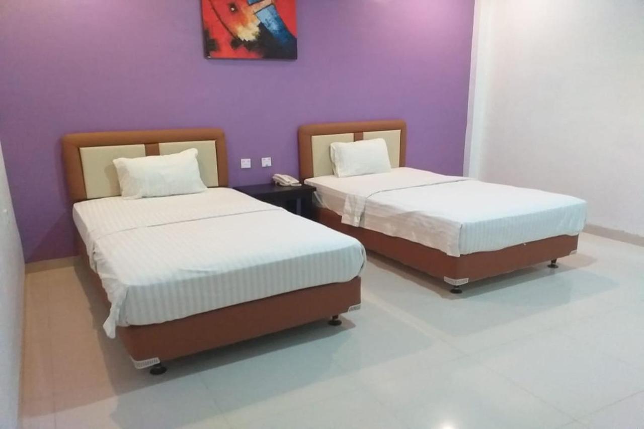 Liras Hotel Syariah Pulupanda Esterno foto